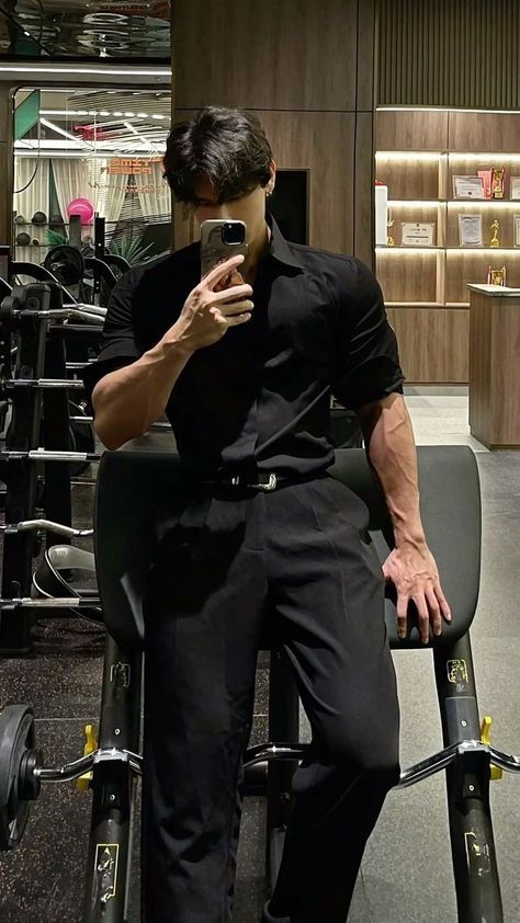 Muscular Korean Men Aesthetic, Formal Dresses For Men Aesthetic, Style For Muscular Man, Muscular Men Outfits, Korean Fashion Men Formal Style, Muscular Man Aesthetic, Bad Boy Aesthetic Outfits Men, Asian Business Man, Bf Outfits