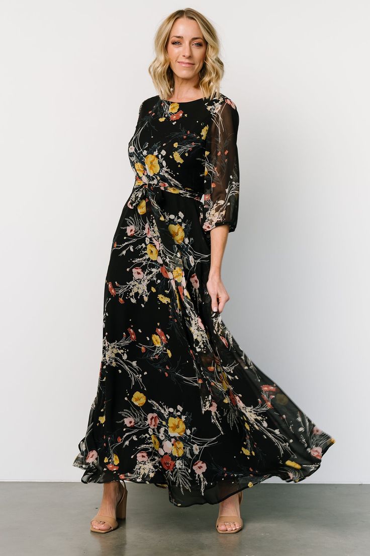 A beautiful and feminine style for any occasion! Rebecca is a beautiful addition to any wardrobe! Coktail Dress, Tulle Maxi Dress, Baltic Born, Velvet Maxi Dress, Belt Tie, Pink Ivory, Maxi Dress Black, Short Sleeve Maxi Dresses, Dress Dusty