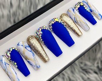 Blue Gold Nails, Ongles Bling Bling, Royal Blue Nails, Marble Nails, Acrylic Nails Coffin, Birthday Nails, Coffin Nails Designs, Gold Marble, Bling Nails