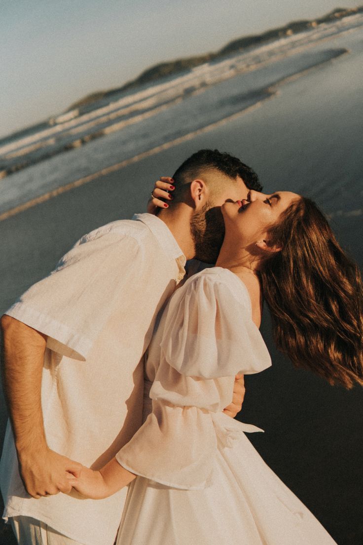 15 Best Romantic Beach Couple Poses 2024 | Beach Pictures Inspo Creative Prewedding Ideas, Pre Wedding On Beach, Couple Shoot On Beach, Beach Prewedding Shoot, Pre Wedding Shoot Ideas Beach, Pre Wedding Beach Photoshoot, Beach Pre Wedding Shoot, Aesthetic Romantic Couple, Couple Vacation Pictures