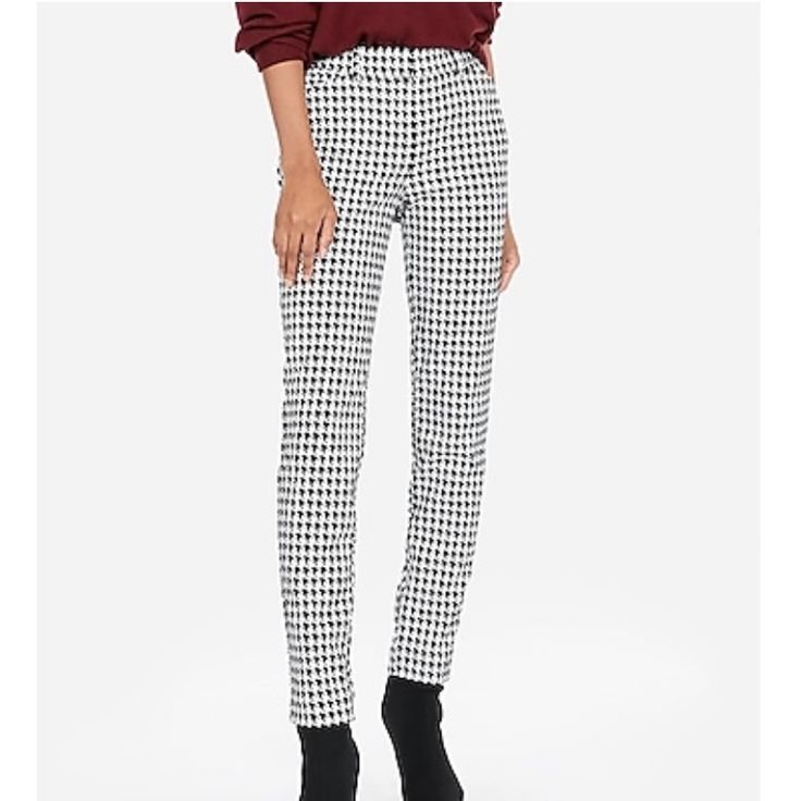 Beautiful Black And White Houndstooth Slacks. Front And Back Pockets, Great For Work With A Comfortable Stretch. Elegant Black Houndstooth Bottoms, Fitted Straight Leg Pants With Houndstooth Pattern, Fitted Houndstooth Straight Leg Pants, Elegant Black Houndstooth Pants, Fitted Tapered Leg Pants With Houndstooth Pattern, Fitted Houndstooth Pants For Business Casual, Elegant High-waisted Houndstooth Pants, Stretch Houndstooth Pants For Work, Business Casual Houndstooth Pants