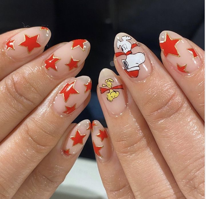 Snoopy Xmas Nails, Christmas Snoopy Nails, Snoopy Nails Christmas, Snoopy Christmas Nails, Nail Art Character, Snoopy Nail Art, Nail Ideas Brown, Most Beautiful Nails, Snoopy Nails