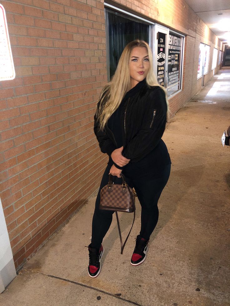 All Black Outfit With Sneakers, Bred 1s Outfit, Patent Bred 1s Outfit, Patent Bred 1s, Air Jordan 1 Red And Black, 1s Outfit, Jordan Bred, Red Jordans, Jordan Outfit