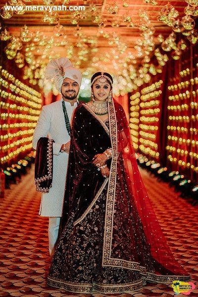 Couple Wedding Dress Indian Hindu, Indian Wedding Reception Outfits, विवाह की दुल्हन, Marriage Poses, Wedding Couple Pictures, Indian Bride Poses, Muslim Wedding Photography, Indian Bride Photography Poses, Indian Wedding Poses