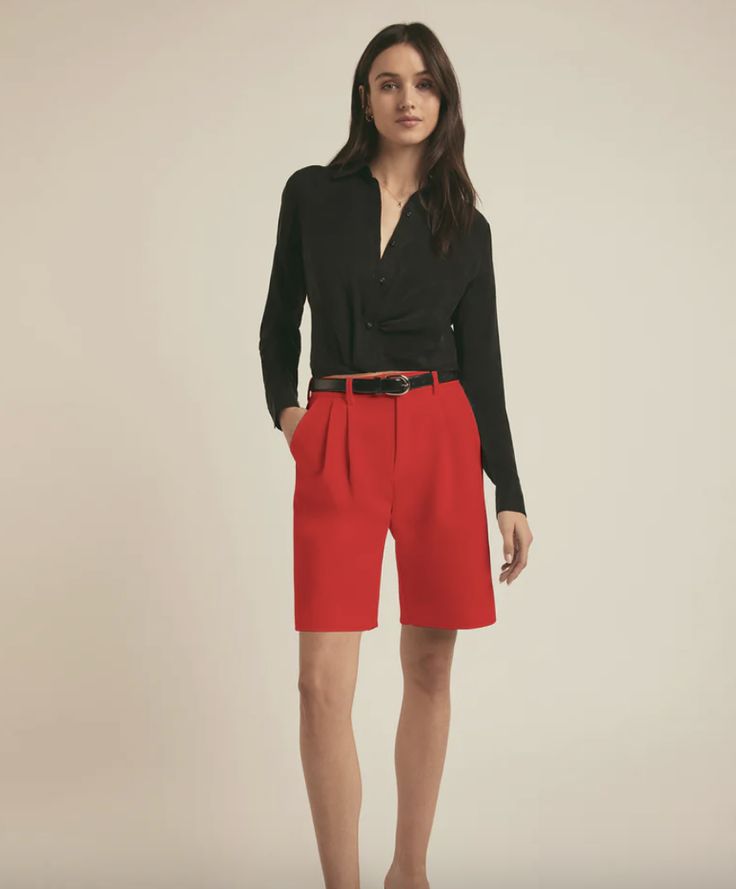 Bermuda Shorts For Workwear With Belt Loops, Business Casual Shorts With Belt Loops, Chic Fitted Bermuda Shorts With Belt Loops, High-waisted Bermuda Shorts For Work, Fitted High-waisted Bermuda Shorts For Work, Business Casual High-waisted Shorts With Belt Loops, Chic Business Casual Shorts, Chic Fitted Bermuda Shorts For Work, Chic Workwear Shorts With Welt Pockets