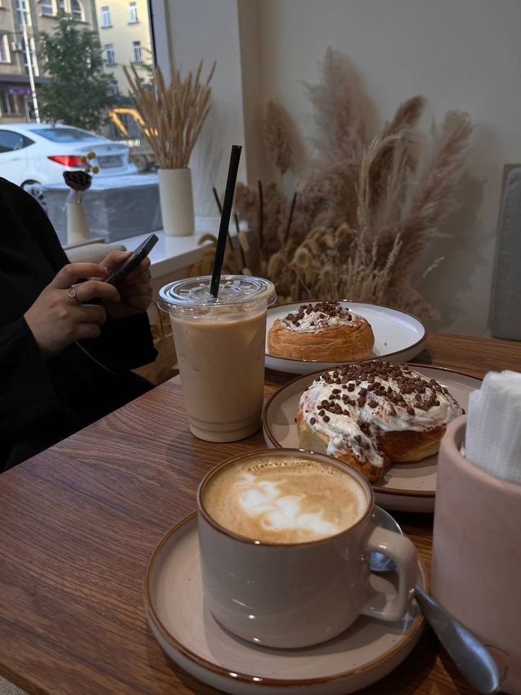 Aesthetic Breakfast, Food Cafe, Cafe Aesthetic, Coffee Shop Aesthetic, Coffee Obsession, Public Service Announcement, Think Food, But First Coffee, Coffee And Books