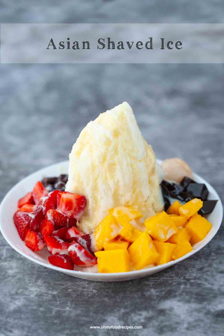 Thai Shaved Ice, Frozen Shaved Fruit, Healthy Shaved Ice, Fruit Shaved Ice, Shave Ice Recipe, Hawaiian Shaved Ice Recipe, Korean Shaved Ice Recipe, Shaved Ice Ideas, Taiwanese Shaved Ice