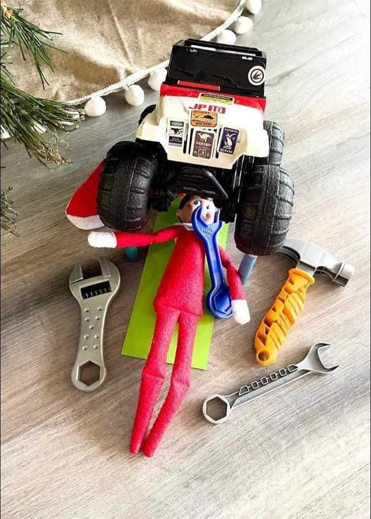 Elf Back Ideas Easy, Ideas For 3 Elf On The Shelf, Family Elf On The Shelf Ideas, Christmas Elf Ideas Easy, Elf Ideas For Young Kids, Elf On The Shelf Young Kids, Elf On The Shelf Flying Ideas, Elf On The Shelf Ideas For Kids Not Listening, Elf On The Shelf Out Of Reach