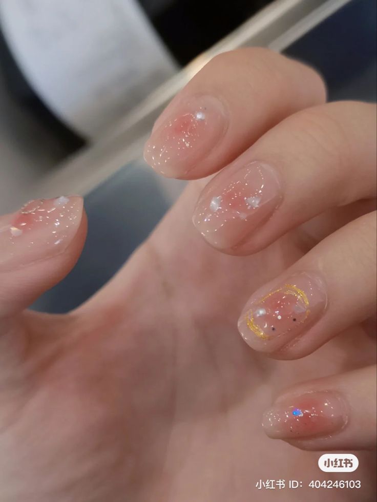 Aura Glitter Nails, Korean Short Nails, Short Nails Glitter, Short Glitter Nails, Nails Jelly, Hippie Nails, Subtle Nails, Korean Nails, Pinterest Makeup