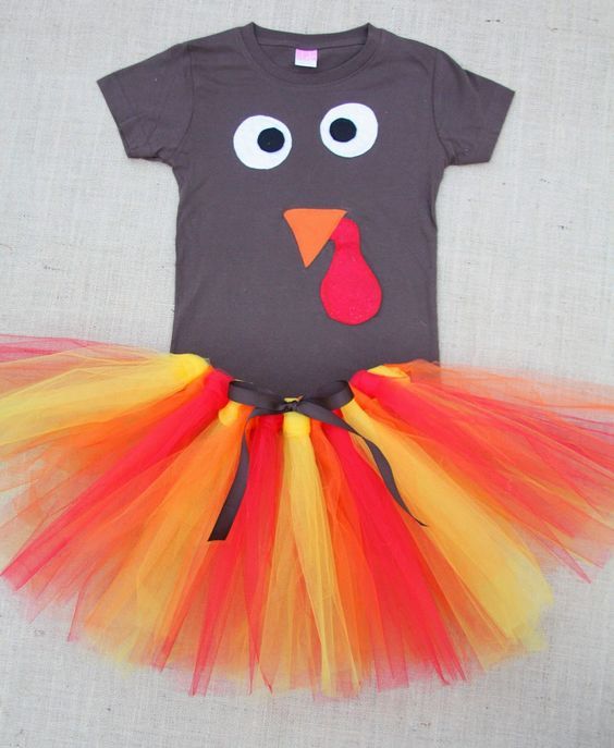 Diy Turkey Costume, Dress Up Themes, Farm Animal Costumes, Turkey Costume, Diy Turkey, Tutu Tutorial, No Sew Tutu, Diy Tutu, Thanksgiving Dress