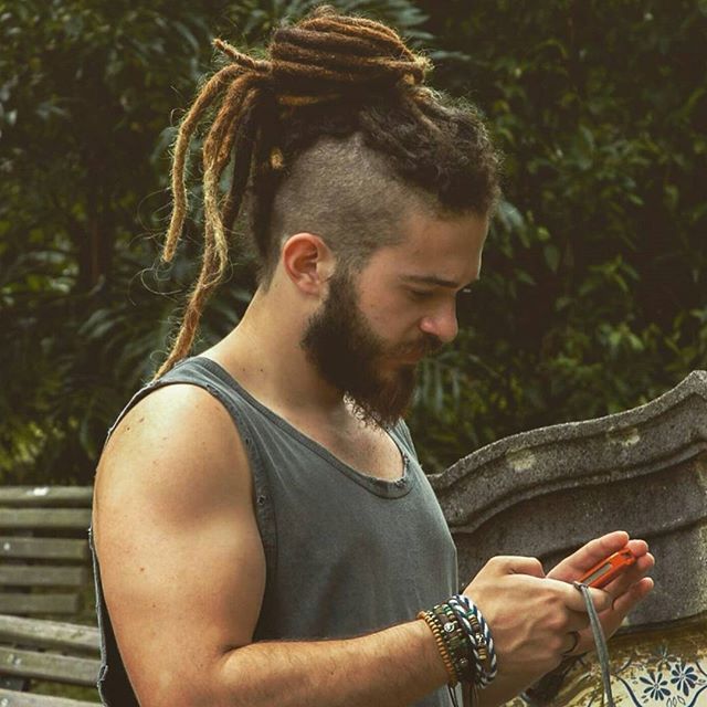 Husband needs to do this with his dreads!! :heart: Dreadlocks Men, Mens Dreads, Undercut Long Hair, Hair Man, Dreadlock Hairstyles For Men, Viking Hair, Beard Hairstyle, Dreadlock Styles, Dreads Styles