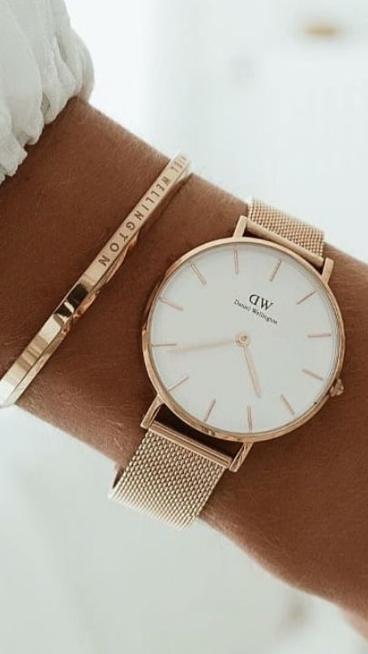 Classy Watches Women Chic, Women Wrist Watch Aesthetic, Watch Womens, Asthetic Watches Women, Watches Women Minimalist, Luxury Minimalist Watch Accessories, Watches Women Fashion Classy, Watches For Women Classy, Ladies Watches Classy Elegant