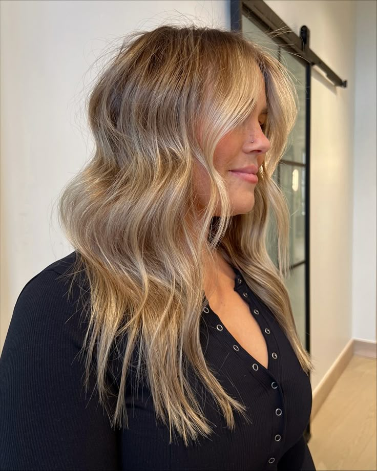 Medium Brown To Blonde Balayage, Light Brown Hair Color Ideas Honey Summer Blonde Balayage, Balayage Hair Strawberry Blonde, Loved In Blonde, Partial Balayage Blonde, Warm Toned Balayage, Highlights And Lowlights Blonde, Sandy Blonde Balayage, Warm Bronde Balayage