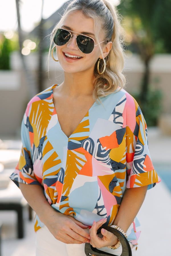 This oversized top is so comfy and light! It honestly couldn't be more perfect for the summer! Especially if you have a beach vacay coming up! This tropical abstract print top is going to look so good with white shorts for a stroll on the beach!
V-neckline 
Short sleeves
Tropical abstract print
No stretch
Poppy is wearing the small. Tropical Abstract, Beach Vacay, Yellow Abstract, Mint Julep Boutique, Oversized Top, Model Fits, Print Top, Mustard Yellow, Abstract Print