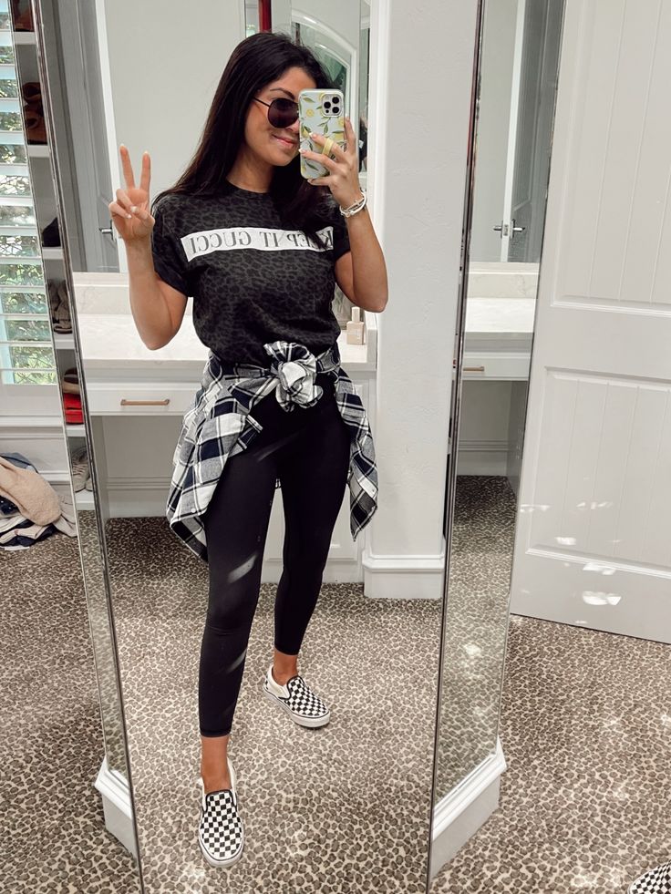 Asher Vans Outfit, Vans Shoe Outfits, Women’s Outfits With Vans, Vans Airport Outfit, Checkered Vans Outfit Women Summer, Outfit Ideas With Checkered Vans, Edgy Vans Outfits, Checkered Vans Summer Outfit, Checkard Vans Outfit