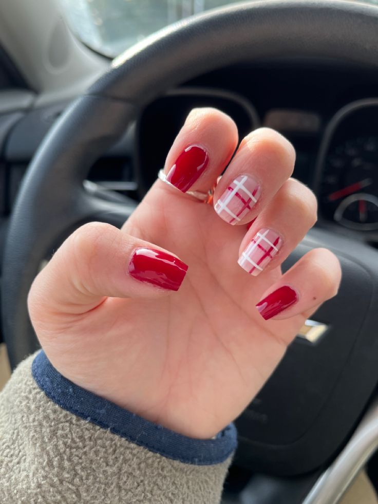 Short Christmas Nail Inspiration, Plaid Nail Designs Christmas, Square Tip Christmas Nails, Simple Christmas Square Nails, December Nails Square Short, Red Plaid Nails Christmas, Subtle Christmas Nails Square, Cute Square Christmas Nails, Simple Holiday Nails Square