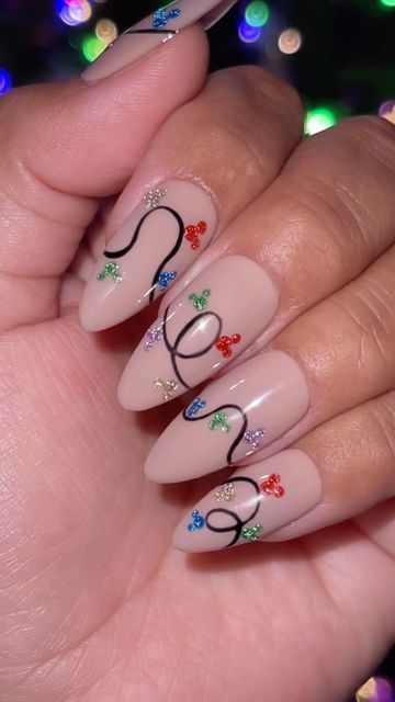 Disney Nails Acrylic Christmas, Cute Disney Nails Christmas, Disney Themed Nails Acrylic Christmas, Christmas Nails 2023 Trends Gel Short, Mickey Nails Christmas, Christmas Disney Nails Simple, Xmas Disney Nails, Disney Holiday Nails Christmas, Disney Nail Designs Christmas