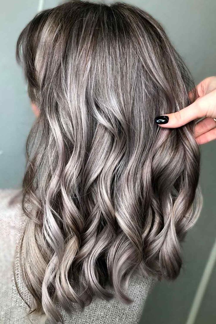 Streaks In Blonde Hair, Grey Transition Hair Highlights, Hair Silver Highlights, Blonde Hair Silver, Gray Hair Ideas, Grey Hair Color Ideas, Brighten Gray Hair, Brown Hair With Silver Highlights, Grey Streaks