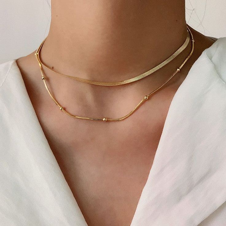 Luxury Minimalist Jewelry With Double Chain, Luxury Minimalist Double Chain Jewelry, Luxury Minimalist Double Chain Necklace, Kalung Aesthetic, Classy Jewelry Gold, Golden Necklaces, Necklace Stack, Gold Chain Choker, Dental Art