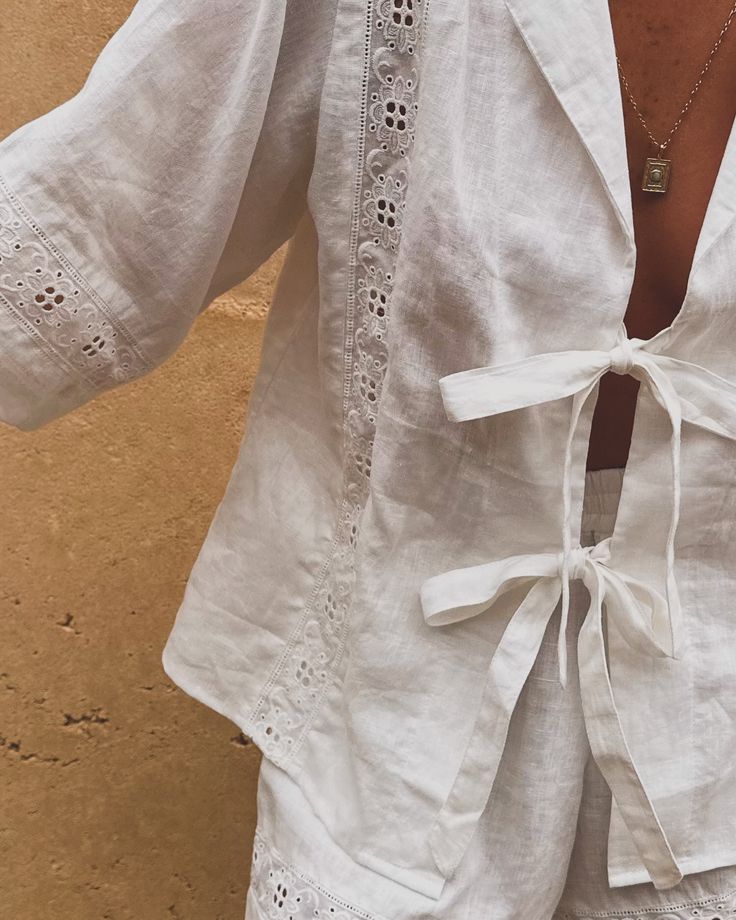 “Our favorite linen and lace pieces are ready to pack for your next holiday. Wear them as a set or mix and match as perfect separates.” Linen Clothes Aesthetic, White Layered Outfit, Linen Matching Set, Linen Aesthetic, Electric Projects, Linen Two Piece Set, Holly Brown, 2020 Outfits, Linen Outfit