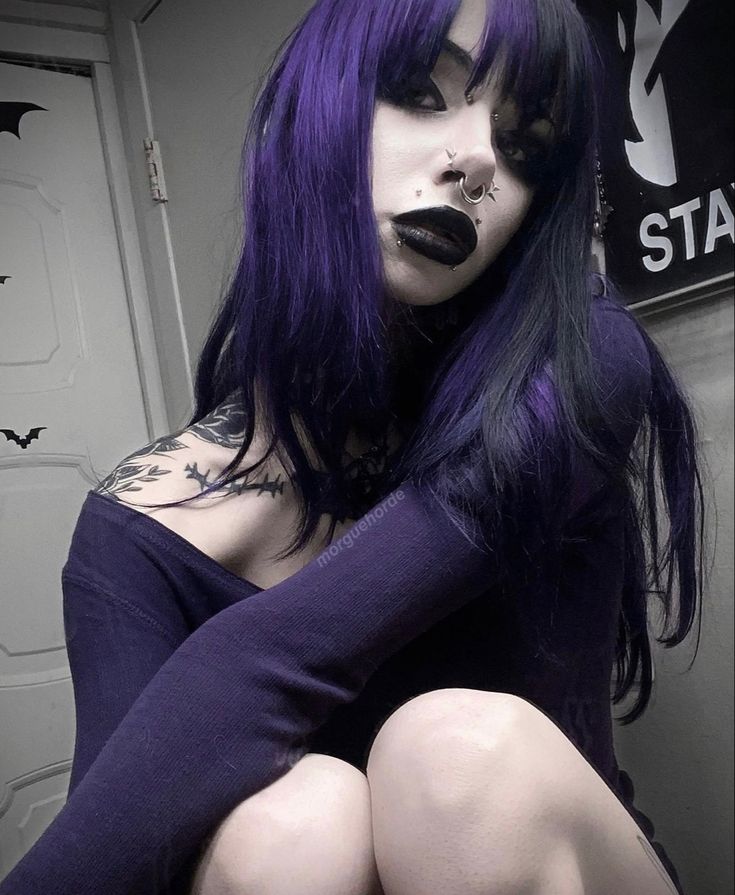 Purple Ghost Roots, Purple Goth Hair, Goth Hair Dye, Purple Hair Goth, Goth Hair Color, Purple Hair Icon, Goth Hair Color Ideas, Purple Bangs, Purple And Black Hair