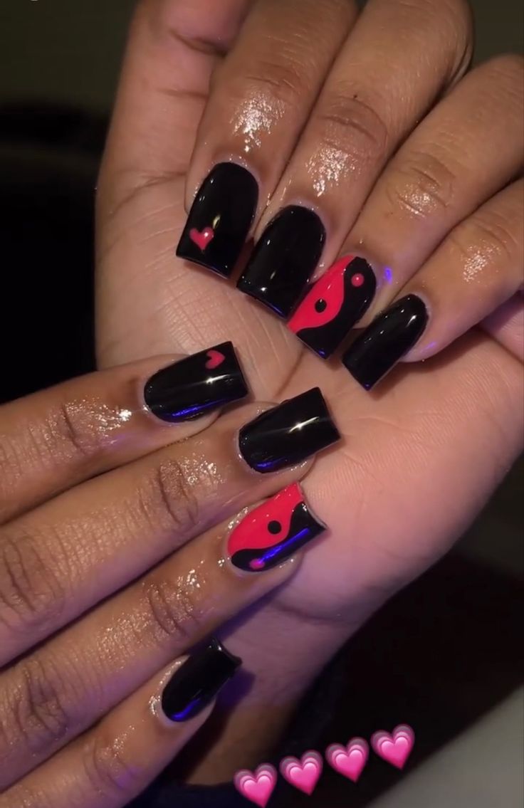 Nail ideas Pink Black Tip Nails, Short Pink And Black Nails, Black And Pink Nails Short, Pink And Black Nails Acrylic, Black Nails Square, Square Nails Pink, Black And Pink Nails, 22nd Bday, Cross Nails