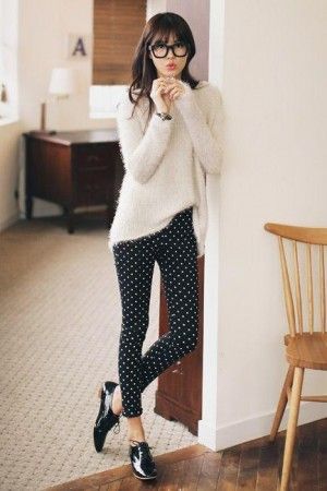 oxford zapatos                                                                                                                                                                                 Más Oxford Outfit, Oxfords Outfit, Oxford Shoes Outfit, Fashion Network, Polka Dot Pants, Elegante Casual, Outfit Jeans, Geek Chic, Mode Vintage