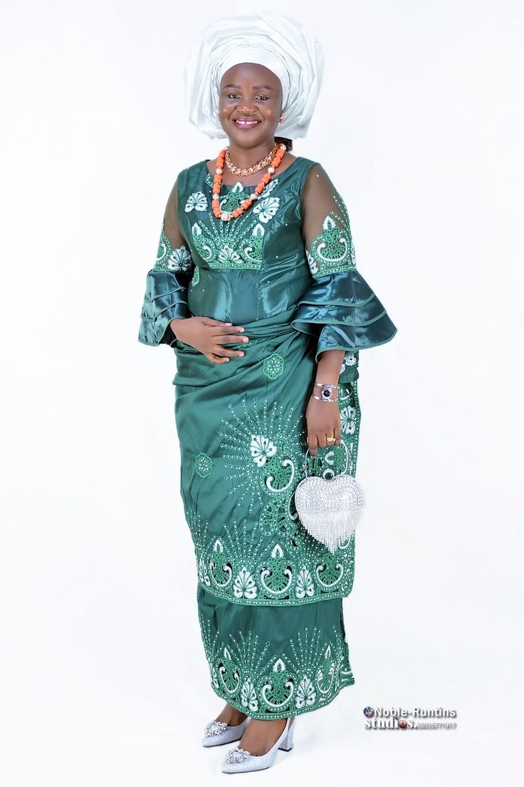 George wrapper and blouse style George Styles For Mothers, Ankara Wrapper And Blouse Styles, Latest George Wrapper And Blouse Styles, Igbo Madam Blouse Styles, George Wrapper Gown Styles, Blouse Designs For Wrapper In Nigeria, George Blouse Styles, Ibo Blouse Styles For Women, Blouse Styles For Wrapper