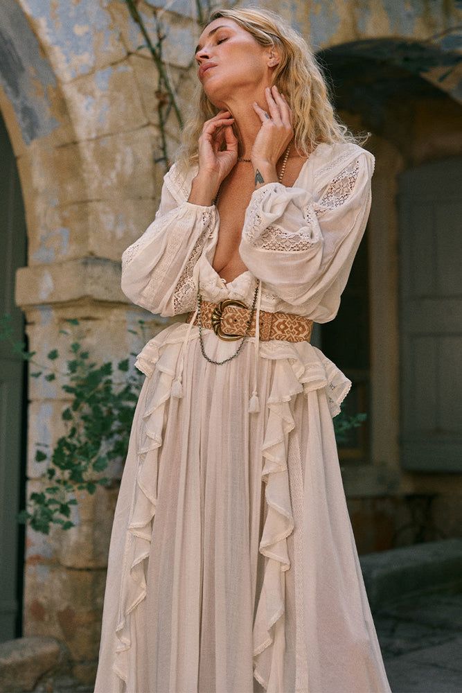 Fleur Lace Gown – SPELL - USA Linen Boho Dress, Feminine Closet, Princess Dress Casual, Sunset Soiree, Bohemian Outfits, Country Dress, Boho Rock, Style Moodboard, Bohemian Style Wedding