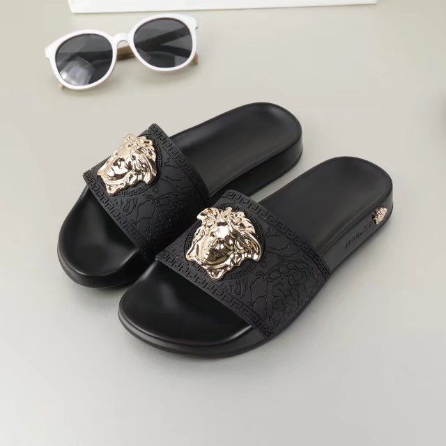 48.00 USD Versace Fashion casual Slippers WOMENS MENS SHOES 36-45 SANDALS Versace Slippers, Versace Slides, Versace Sandals, Fake Shoes, Men Fashion Casual, Versace Shoes, Slide Slippers, Beautiful Sandals, Fashion Slippers