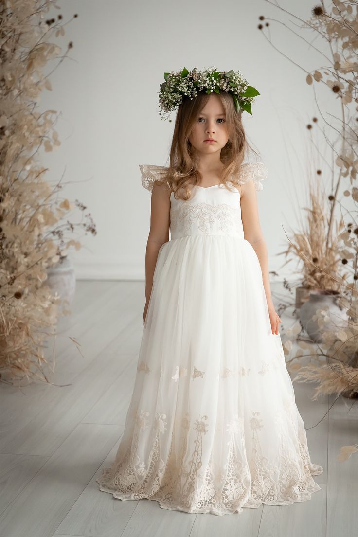 Tulle Dress With Fitted Bodice For Confirmation, Tulle Ball Gown With Fitted Bodice For Confirmation, Confirmation Ball Gown With Fitted Bodice, Confirmation Ball Gown With Fitted Bodice In Tulle, Tulle Ball Gown For Confirmation, Elegant Tulle Baptism Dress For Ceremony, Tulle Princess Wedding Dress For Confirmation, First Communion Princess Dress With Tulle And Lace, White Tulle Skirt Ball Gown For Baptism