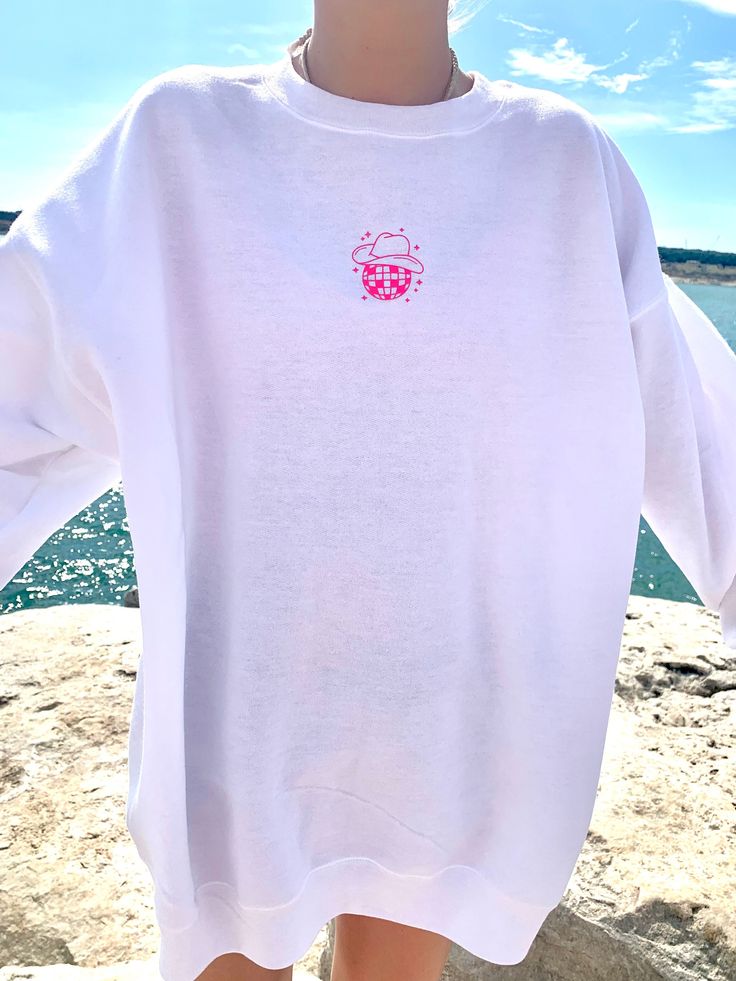 Super cute Disco crew neck!! 👕 Hoodies or Sweatshirts are: -Classic fit (UNISEX) Slightly larger than women's sizing. -Eco smart 🌟 CARE INSTRUCTIONS 🌟 -Wash item inside out with cold/cold settings -Do not bleach - Do not dry clean 🚛 SHIPPING INFO - Processing time: 2-7 business days Made-To-Order. - US delivery time: 2-7 business days. Trendy White Pre-shrunk Sweatshirt, Unisex Crew Neck Casual Sweatshirt, Unisex Casual Crew Neck Sweatshirt, Cute Crew Neck Sweatshirt With Screen Print, Cute White Crew Neck Sweatshirt, Cute White Sweatshirt With Screen Print, Preppy Sweatshirts, Round Rock, Inside Out