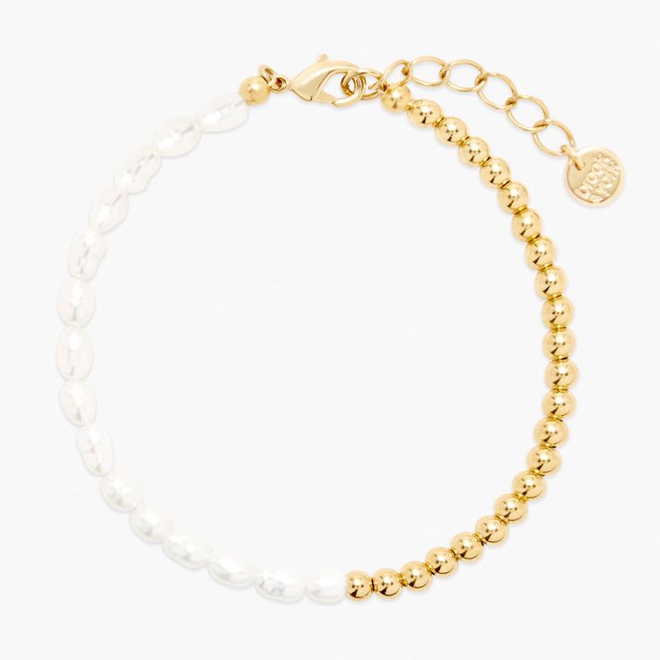 Available in 14k gold plated brass 6" baroque freshwater pearl and bead bracelet with 1" extender Lobster claw closure Made in the USA SKU: BYB1175 Dr Accessories, Pearl Bracelet Gold, Bracelet Stacks, Preppy Jewelry, Iridescent White, Gold Bracelets, Stacked Jewelry, Jewelry Lookbook, Delicate Chain