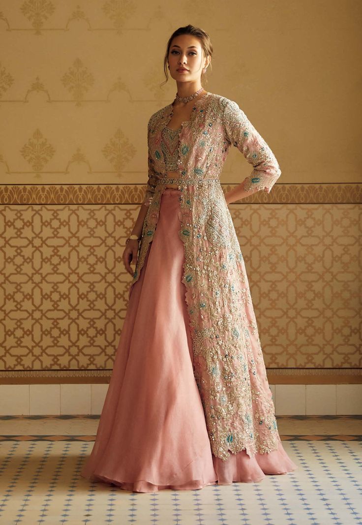 Luxury Floor-length Traditional Wear For Wedding, Luxury Long Skirt Traditional Wear For Parties, Latest Indo Western Outfits Wedding, Simple Lehenga Designs Classy, Jacket Gown, Desi Wardrobe, Long Jacket Dresses, Jacket Lehenga, Gown With Jacket