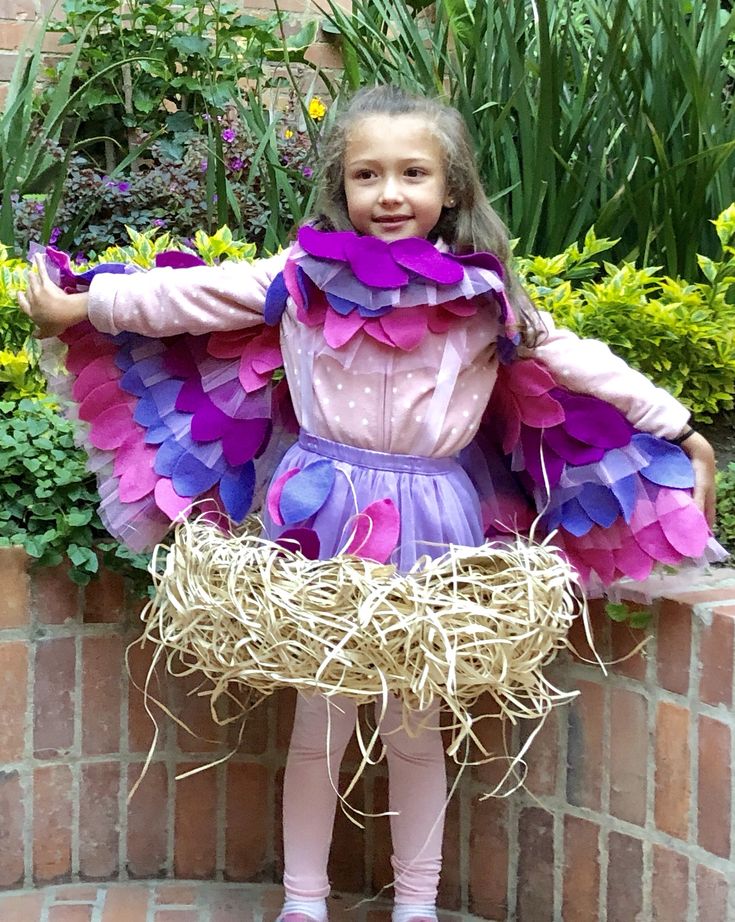 Bird in a nest costume Bird Nest Costume, Grad Props, Bird In A Nest, Bird Costume, Diy Birds, Bird Nest, Little Bird, Bird Feathers, Girl Nursery