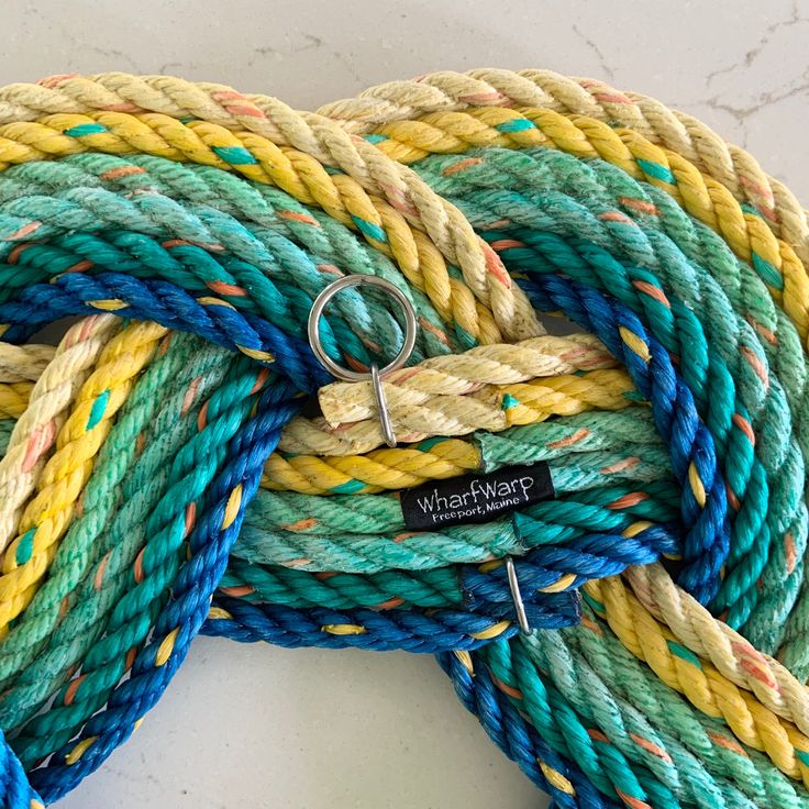 Summer Wreath Rope Wreaths, Lanyard Knot, Rope Wreath, Outdoor Wreath, Basket Weaving Diy, Nautical Wreath, Nautical Knots, Macrame Knots Pattern, Colored Rope