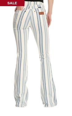 Wrangler Retro Women's White & Light Wash Denim Stripe Flare Leg Jeans Fourth Of July Womens Outfits, Mens Western Wear, Cinch Jeans, Wrangler Cowboy, Workwear Overalls, Wrangler Cowboy Cut, Cowboy Boots Square Toe, Modern Western, Cowboy Outfits