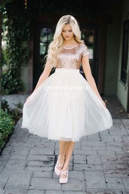 Rose Gold Tulle Sparkly Modest Bridesmaids , modest dresses, best place to buy modest dresses, all sequin bridesmaid dress, silver sequin dress, bridesmaid dress with sleeve, sequin bridemaids dresses, champagne dress, light purple modest dresses Hoco Dresses Knee Length, Knee Length Homecoming Dresses, Prom Dress With Sleeves, Dresses Knee Length, Tule Rok, Prom Dress Plus Size, Rose Gold Sequin, Dress With Sleeves, Dress Chiffon