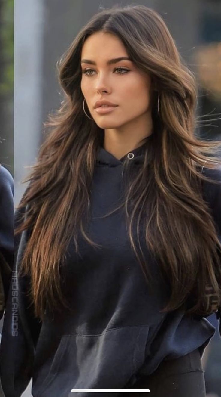 Brown Layered Hair, Brown Hair Looks, Hairstyles For Layered Hair, Brown Hair Balayage, Long Dark Hair, Long Brown Hair, Haircuts Straight Hair, Long Hair With Bangs, Long Layered Hair