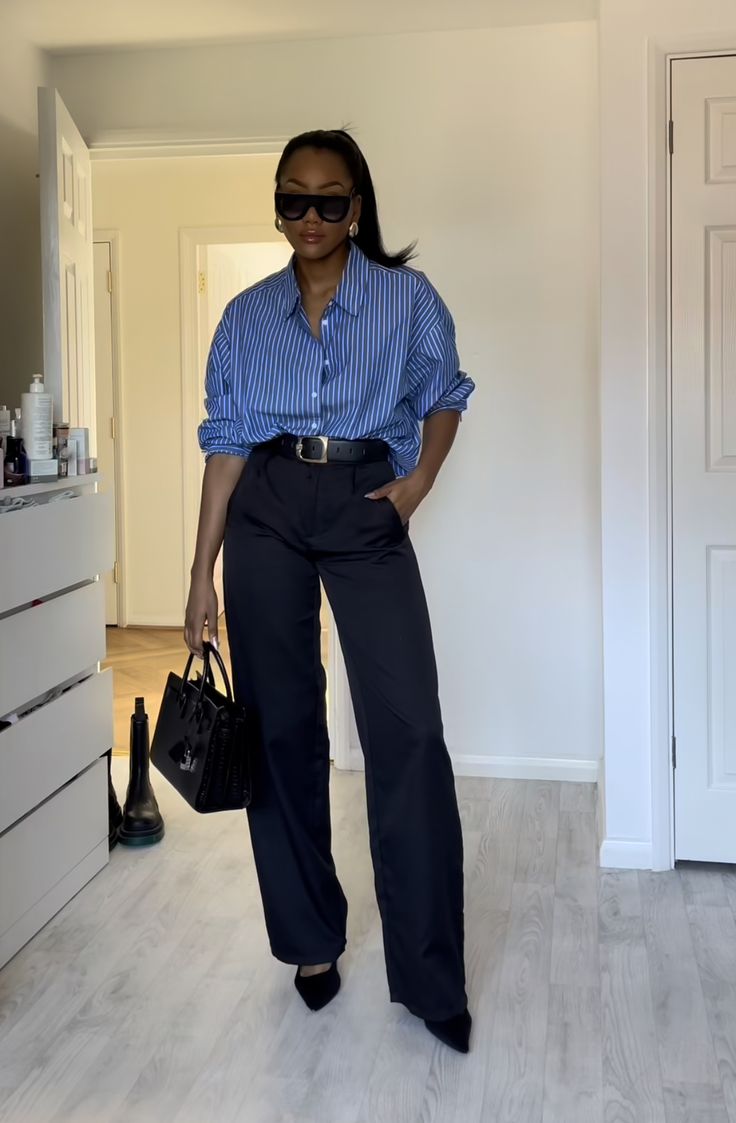 Relaxed Tailored Style, Personal Banker Outfit Work Clothes, Monochromatic Outfit Business Casual, Business Wear Aesthetic, Classy Corporate Outfits For Women, Monochrome Office Outfit, Black Pants Blue Shirt Outfit, Black Woman Corporate Outfit, Navy Blue Black Outfit