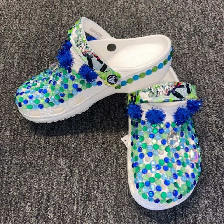 New Never Worn Women’s Size 8 Price Is Firm Siren Clog Crocs, Bedazzled Crocs Shoes With Fur, Special Edition Crocs, Limited Edition Crocs, Fuzzy Crocs, Crocs Tie Dye, Croc Platforms, Lined Crocs, Platform Crocs