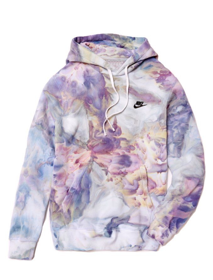 Our best selling hoodie, this super comfy tie dye hoodie features a front kangaroo pocket, in a slouchy silhouette. Each piece is individually hand-dyed – color and pattern may not look exactly as pictured. Brushed-back fleece Machine Wash Cold/Tumble Dry Low Heat Camisa Tie Dye, Diy Tie Dye Techniques, Tie Dye Sweatpants, Tie Dye Fashion, How To Tie Dye, Tie Dye Techniques, Diy Vetement, Nike Sweats, Bleach Tie Dye