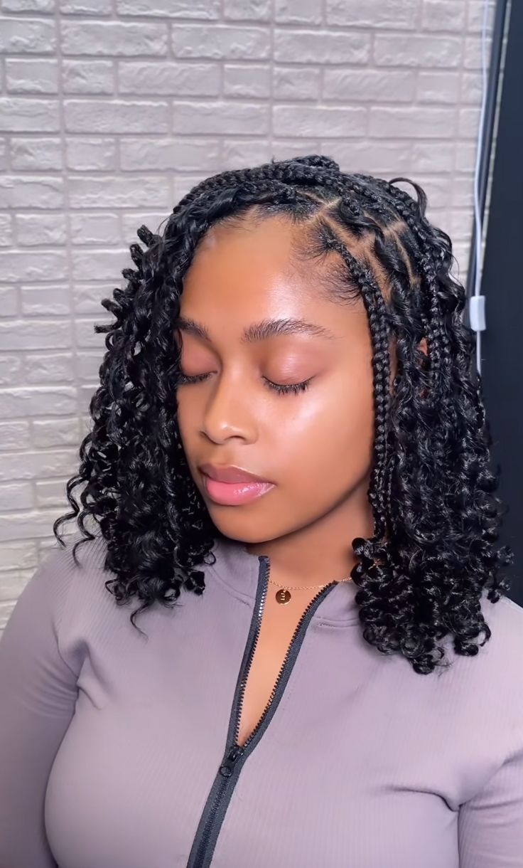 Big Rasta Braids Hairstyles, Bohemian Braids With Curls, Short Rasta Braids, Jumbo Braids Styles, Short Bohemian Braids, Braid Hair Dos, Short Braid Hairstyles, Bob Box Braids Styles, Boho Bob