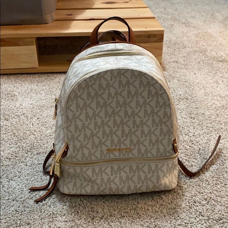 Brand New, Open To Offers:) Michael Kors Backpack White, Small Leather Backpack, Guess Wallet, Michael Kors Backpack, Green Backpacks, Kate Spade Crossbody Purse, Floral Backpack, Bags Michael Kors, Blue Backpack