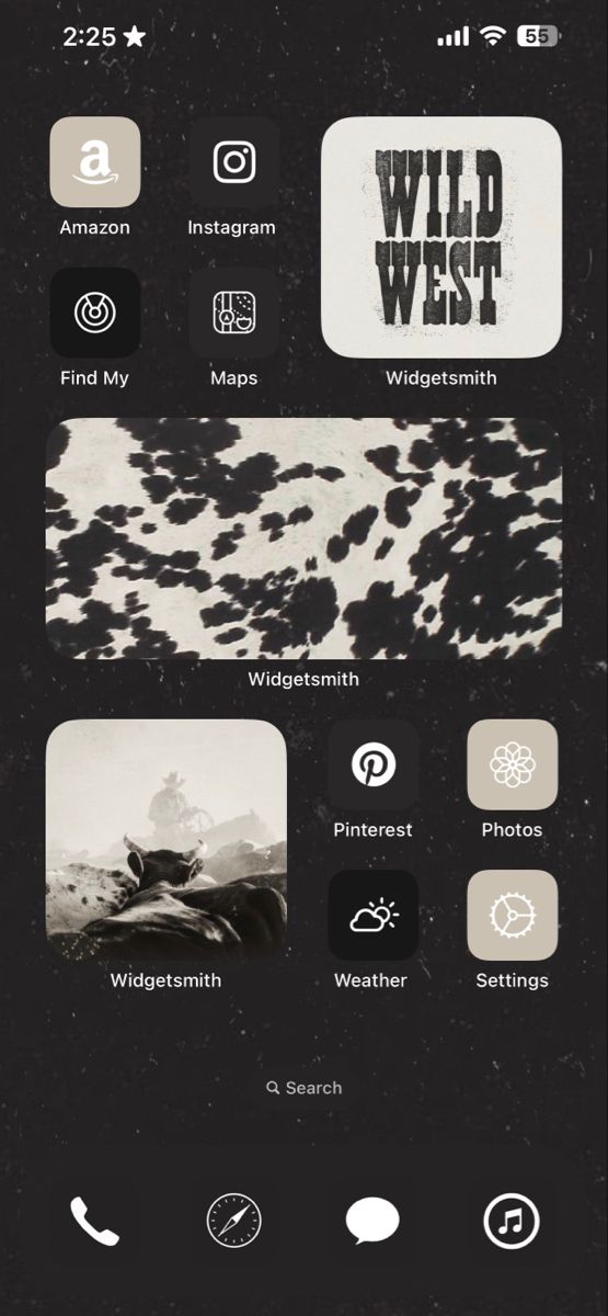 Dark wallpaper with lighter western widgets. Western style Home Screen layout. Western Home Screen Aesthetic, Western Phone Layout, Western Iphone Theme, Home Screen Wallpapers Western, Western Aesthetic Home Screen, Western Phone Theme Ideas, Western Home Screen Wallpaper, Western Iphone Layout, Western Phone Aesthetic