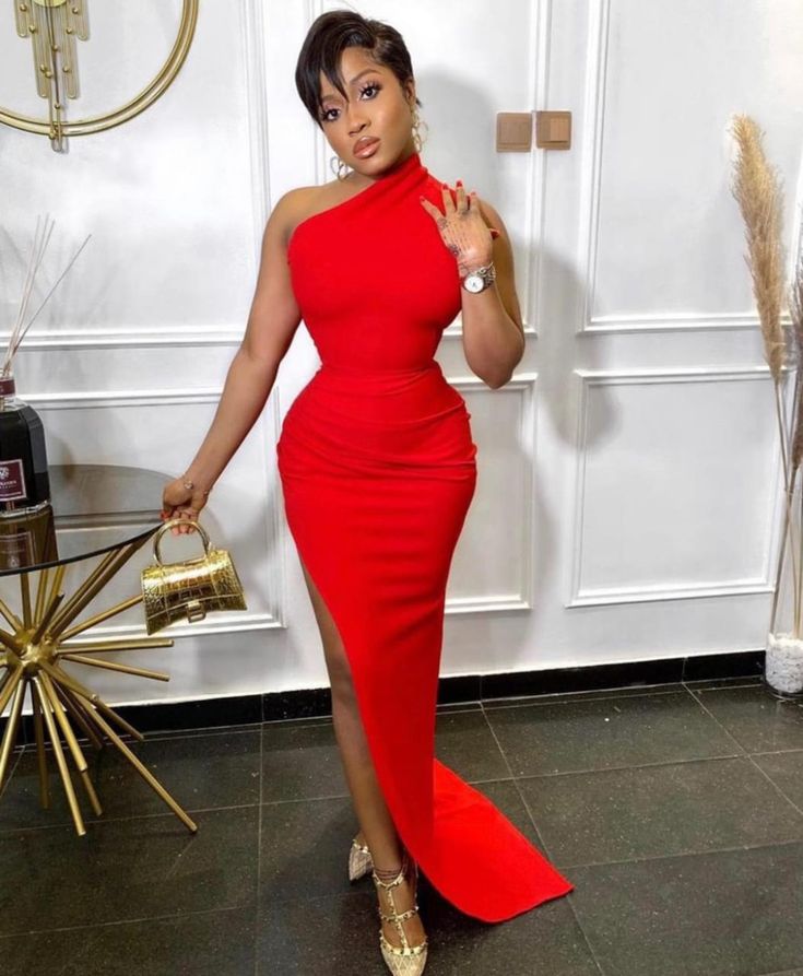 Red Dinner Dresses Classy Elegant, Red Dinner Dress, Dinner Dress Classy Elegant, Casual Gowns, Dresses To Sew, Grad Outfits, Dinner Gown, Hollywood Red Carpet, African Wear Dresses