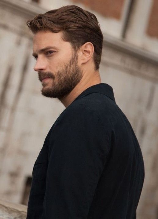 Smart Mens Hairstyles, Old Money Mens Hair, Men Business Haircut, Back Of Head Mens Haircut, Jamie Dornan Hair, Short Old Money Hairstyles Men, Old Money Beard Style, Vintage Haircuts For Men, Windows Peak Hair Styles Men