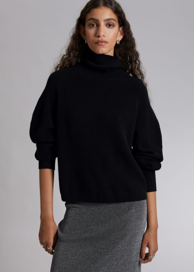 Cashmere turtleneck sweater with a boxy silhouette and long sleeves.Length of sweater: 54cm / 21.3" (Size S)– Certified according to the Good Cashmere Standard Sweater Short Sleeve, Cashmere Turtleneck, Knitting Women Sweater, Black Sweater, Sweaters Knitwear, Fashion Story, The Chic, Sweater Shop, Turtleneck Sweater