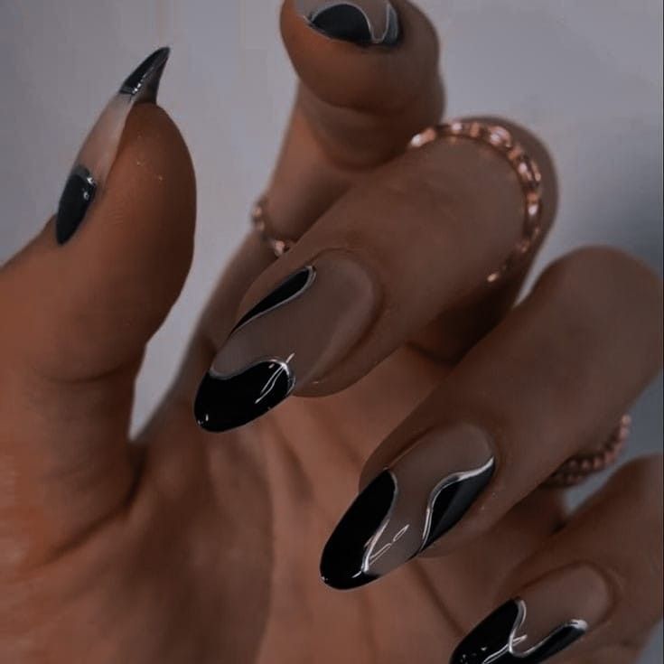 nail art idea/dark nail art/black nail art/glow nail art Black And Champagne Nails, Silver And Black Nails, Black Prom Nails, Marvel Nails, Black Chrome Nails, Black Almond Nails, Black Acrylic Nails, Formal Nails, Nails Polish