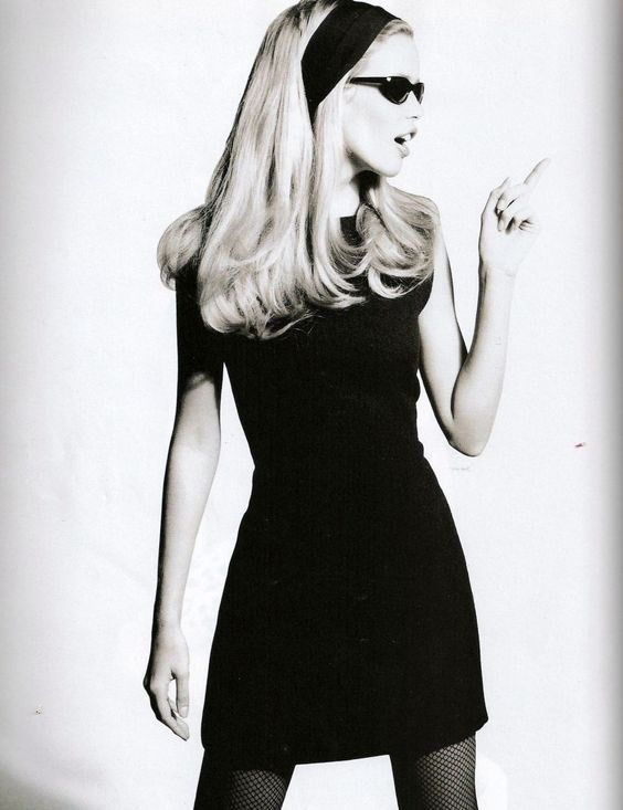 Retro Eyeliner, Model Aesthetic, Claudia Schiffer, Jane Birkin, Mode Inspo, 60s Fashion, 인물 사진, Star Girl, Vogue Paris